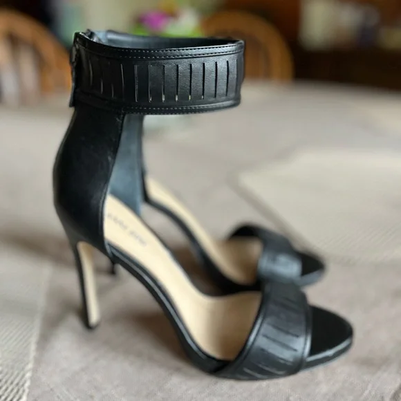 Gianni Bini Black Stiletto Heels with Textured Ankle Strap 8.5M EUC - Picture 7 of 14